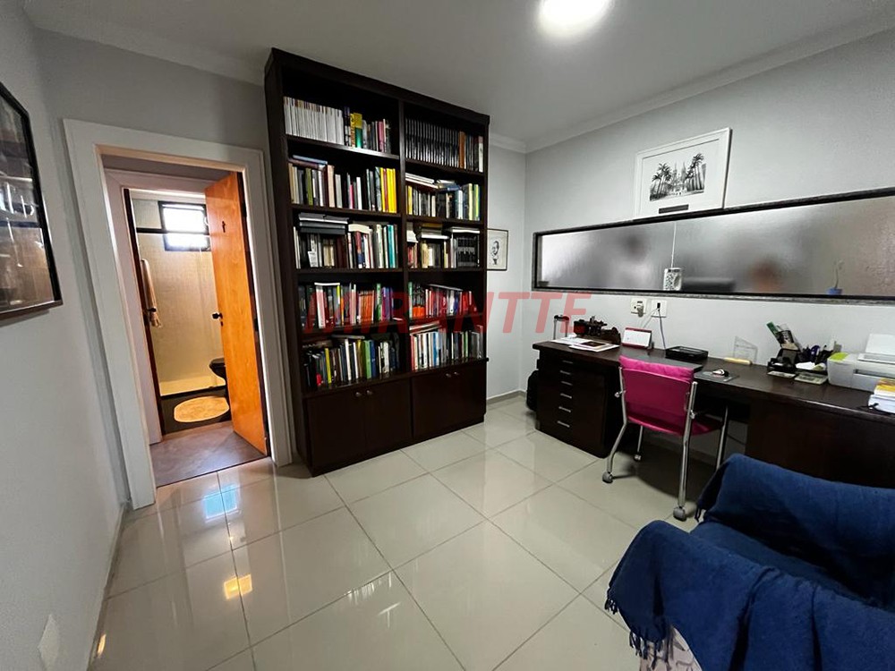 Apartamento de 132m² com 3 quartos em Água Fria