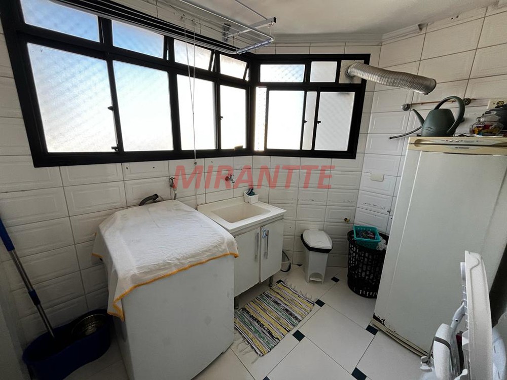 Apartamento de 132m² com 3 quartos em Água Fria