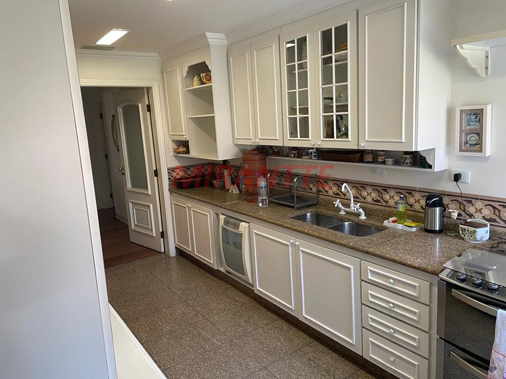 Apartamento de 210m² com 3 quartos em Santana