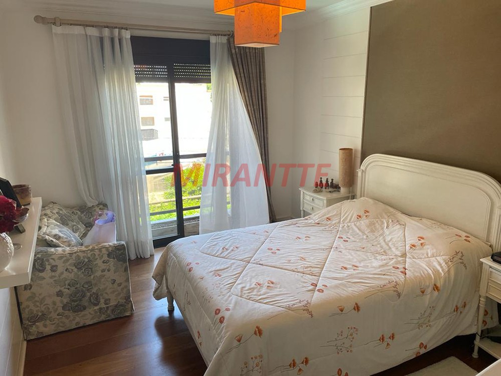 Apartamento de 210m² com 3 quartos em Santana