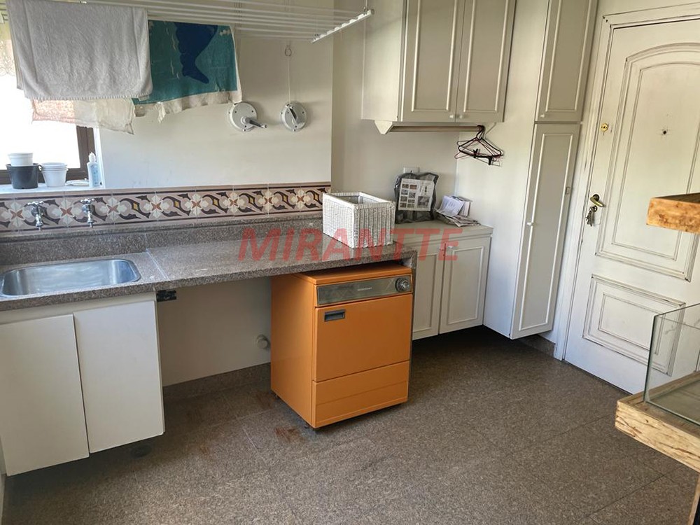 Apartamento de 210m² com 3 quartos em Santana