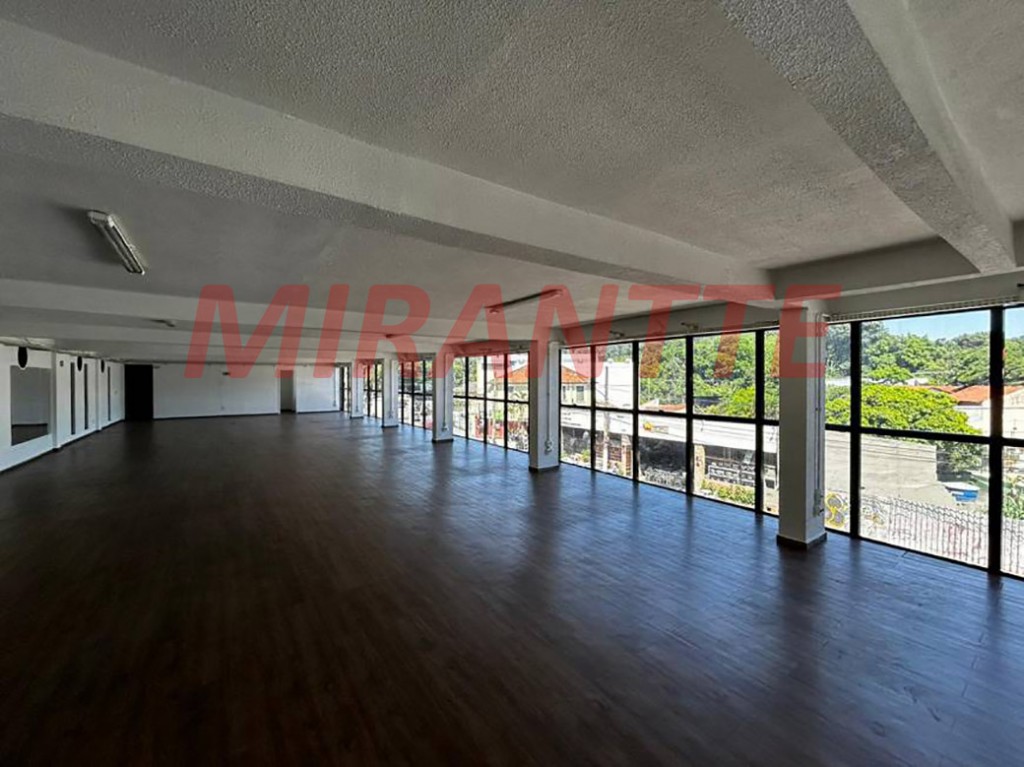 Comercial de 880m² em Horto Florestal