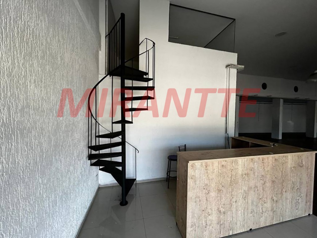 Comercial de 880m² em Horto Florestal