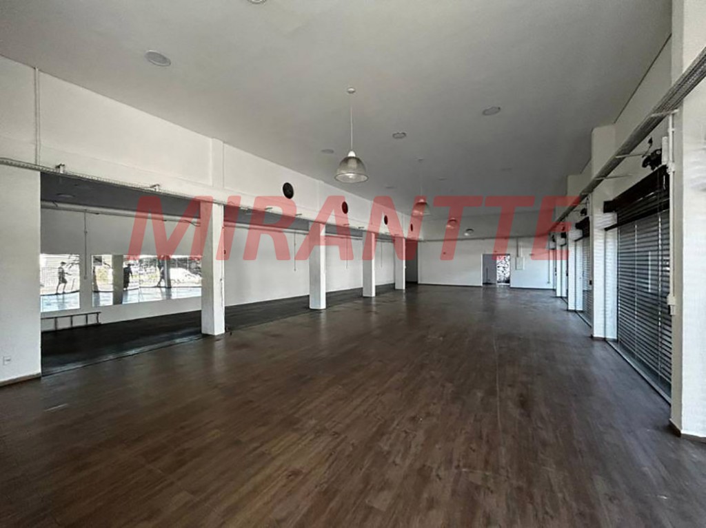 Comercial de 880m² em Horto Florestal