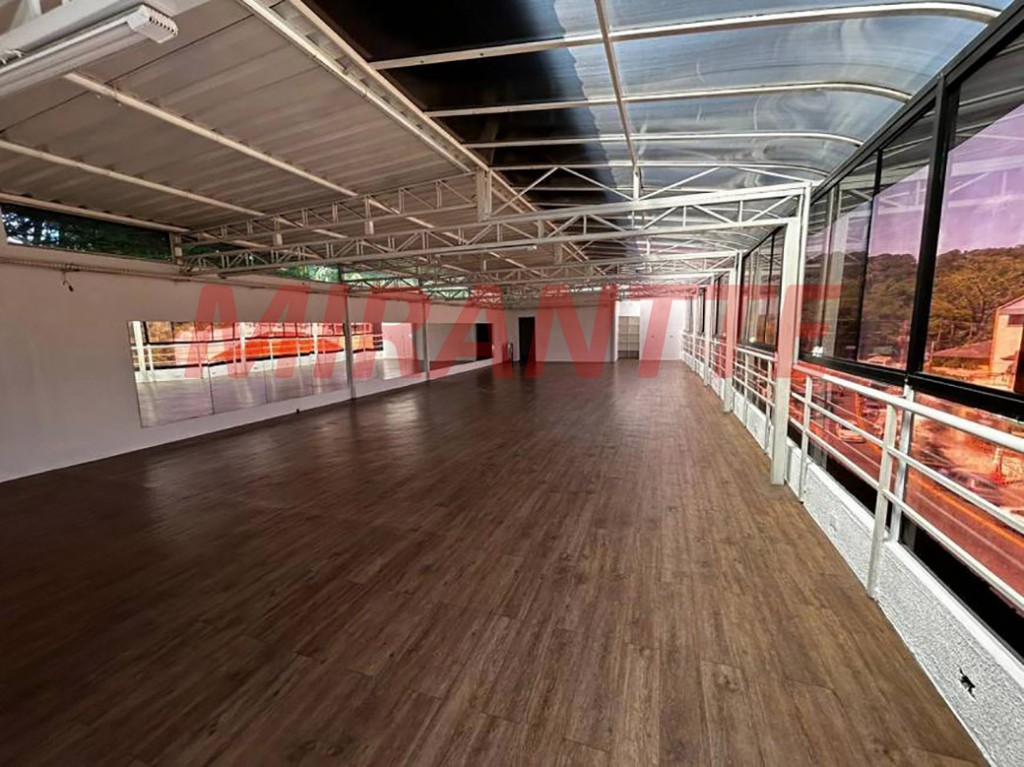 Comercial de 880m² em Horto Florestal