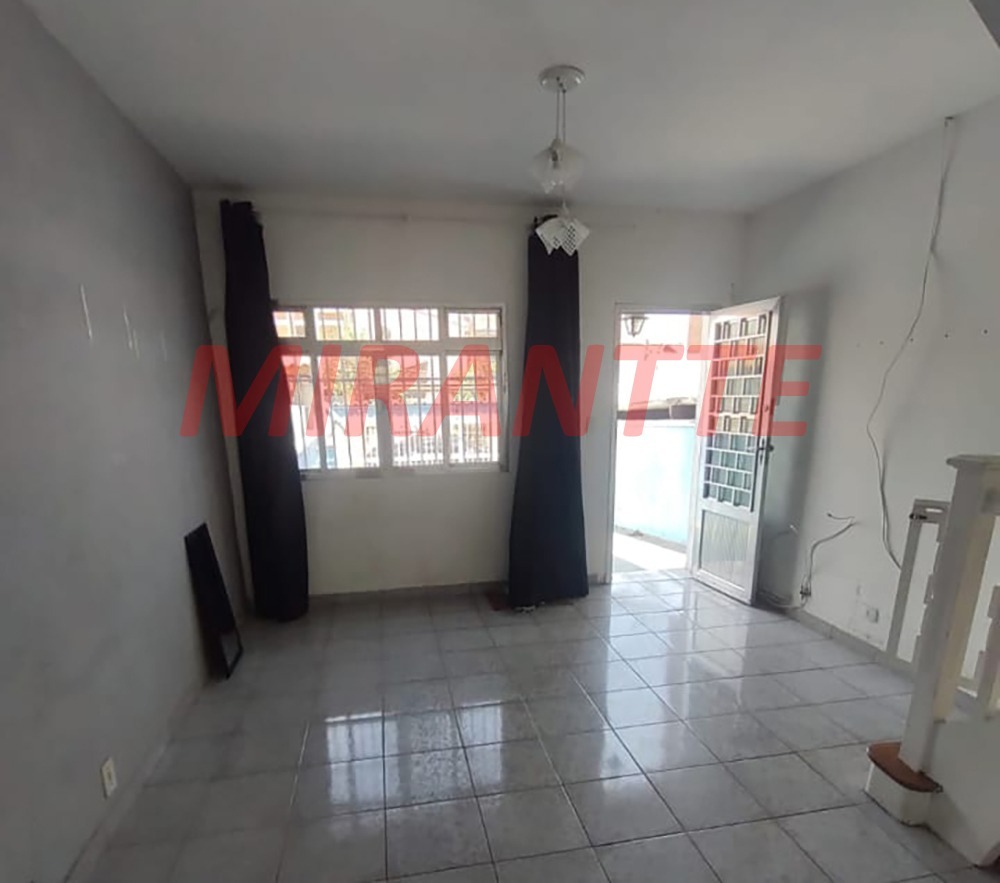 Sobrado de 56m² com 2 quartos em Água Fria