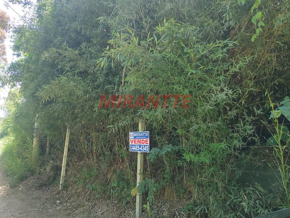 Terreno de 1060m² em Serra da Cantareira