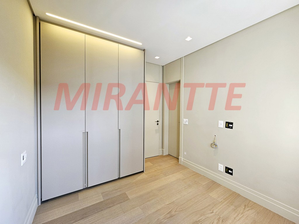 Cobertura de 420m² com 4 quartos em Vila Nova Conceição