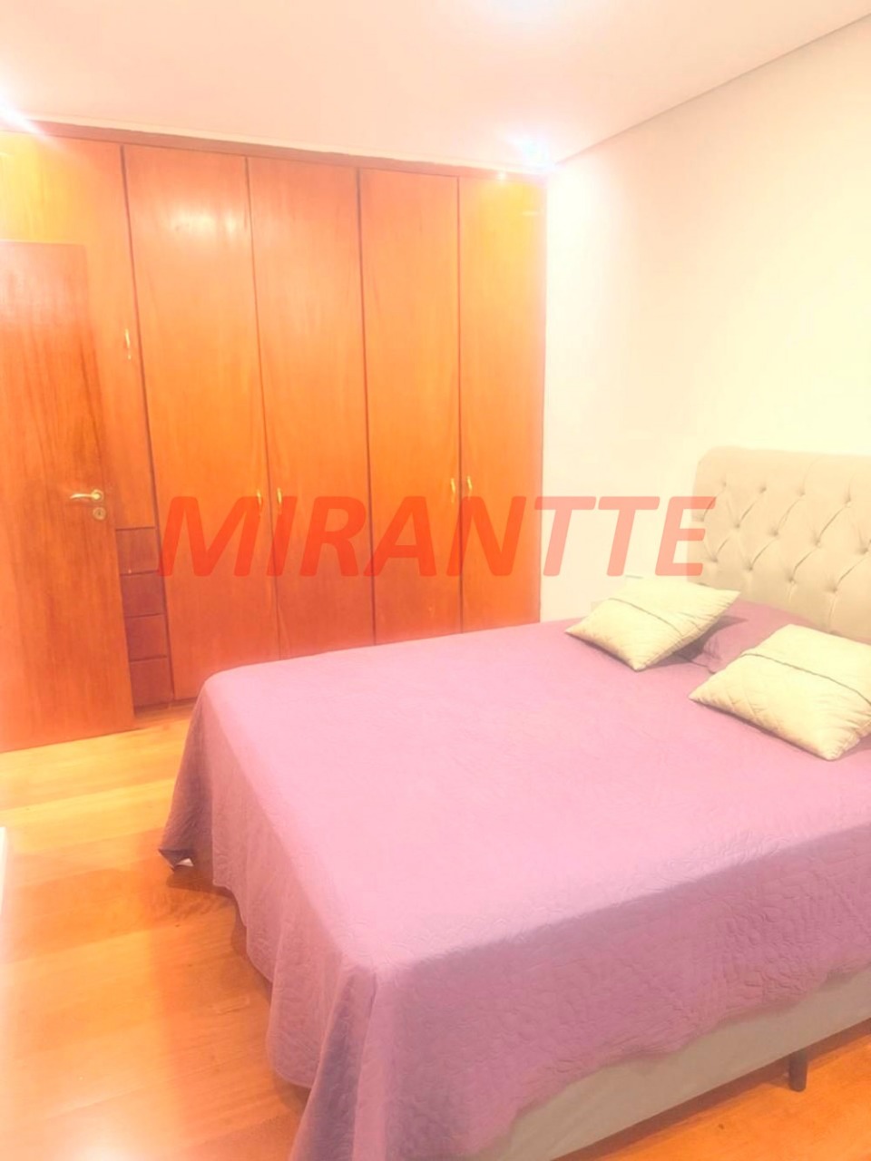 Sobrado de 300m² com 4 quartos em Jardim Guapíra