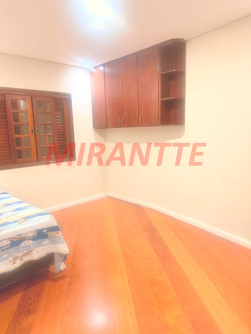 Sobrado de 300m² com 4 quartos em Jardim Guapíra