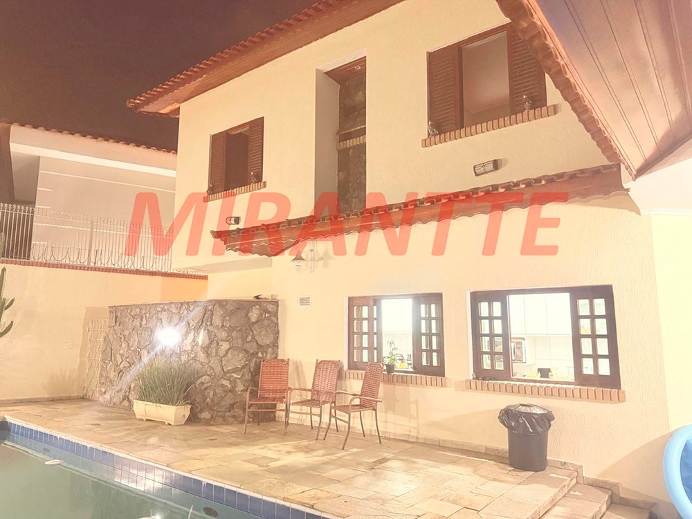 Sobrado de 300m² com 4 quartos em Jardim Guapíra