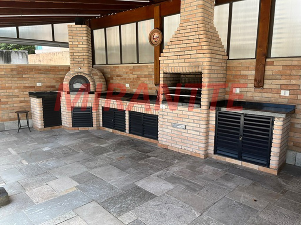 Apartamento de 80m² com 2 quartos em Água Fria