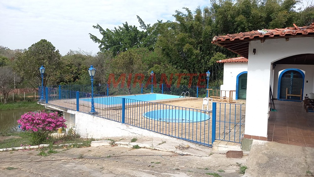 ChÁcara de 1200m² com 10 quartos em Centro
