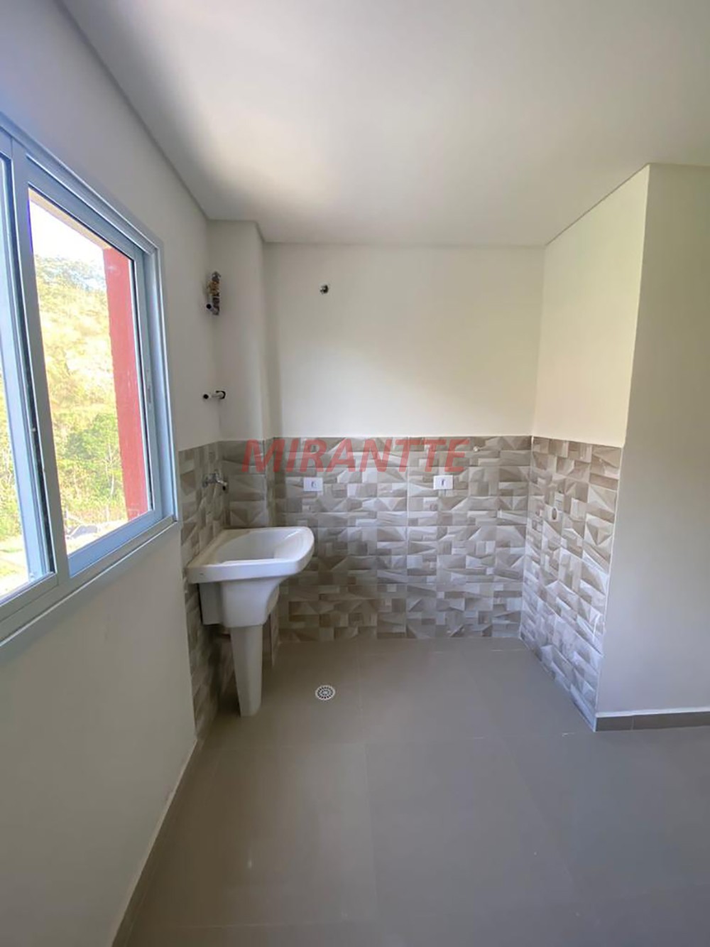 Apartamento de 53m² com 2 quartos em Suísso