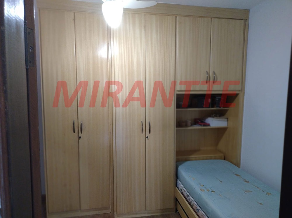 Sobrado de 240m² com 4 quartos em Conjunto Residencial Santa Terezinha