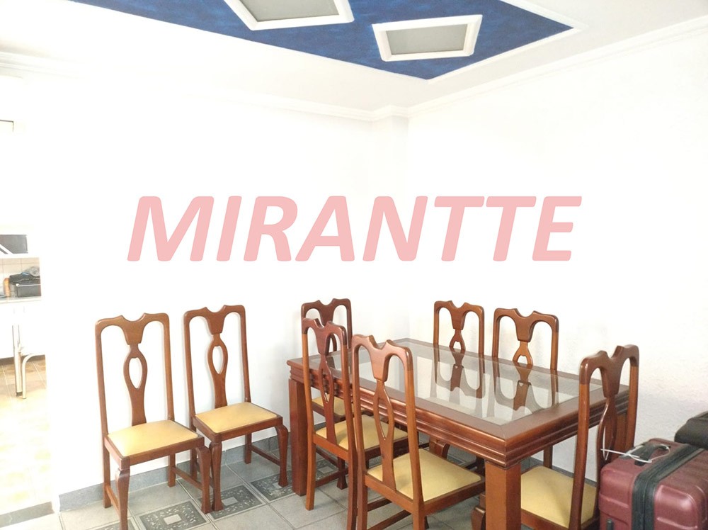 Sobrado de 240m² com 4 quartos em Conjunto Residencial Santa Terezinha