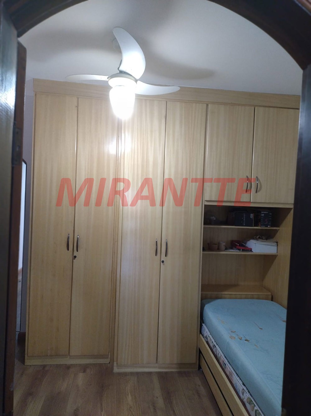 Sobrado de 240m² com 4 quartos em Conjunto Residencial Santa Terezinha