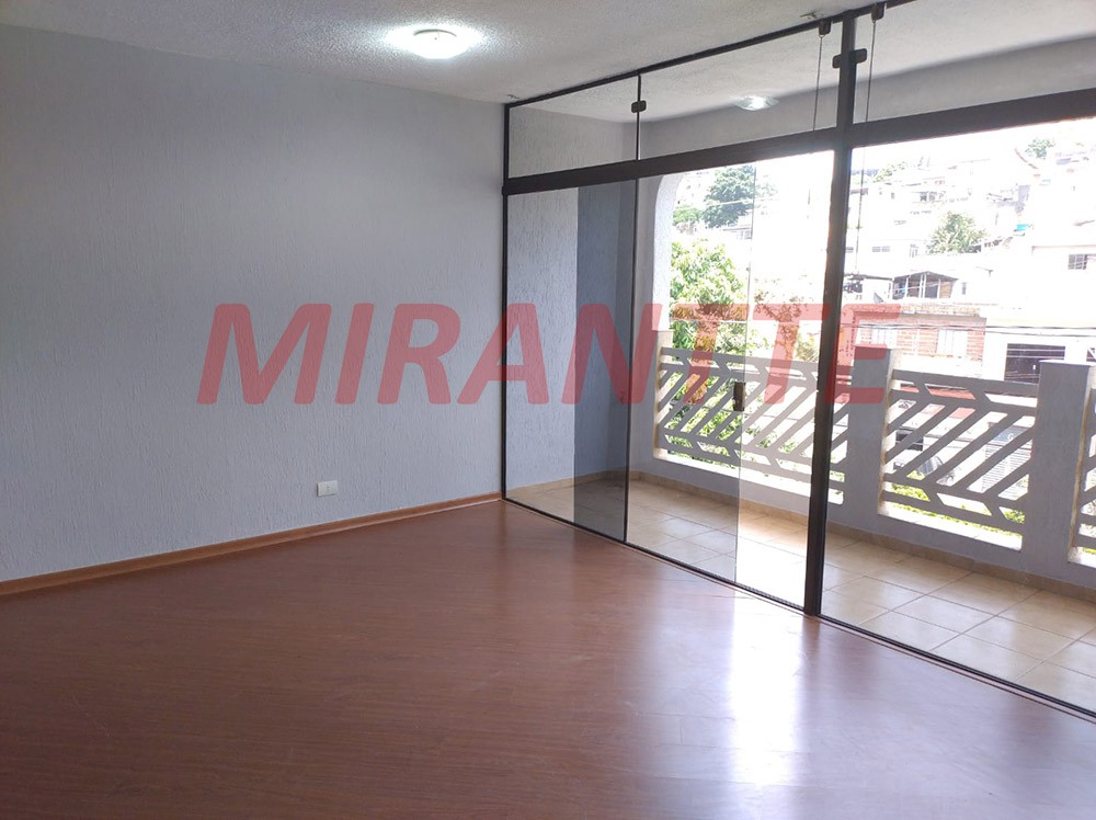 Sobrado de 240m² com 4 quartos em Conjunto Residencial Santa Terezinha
