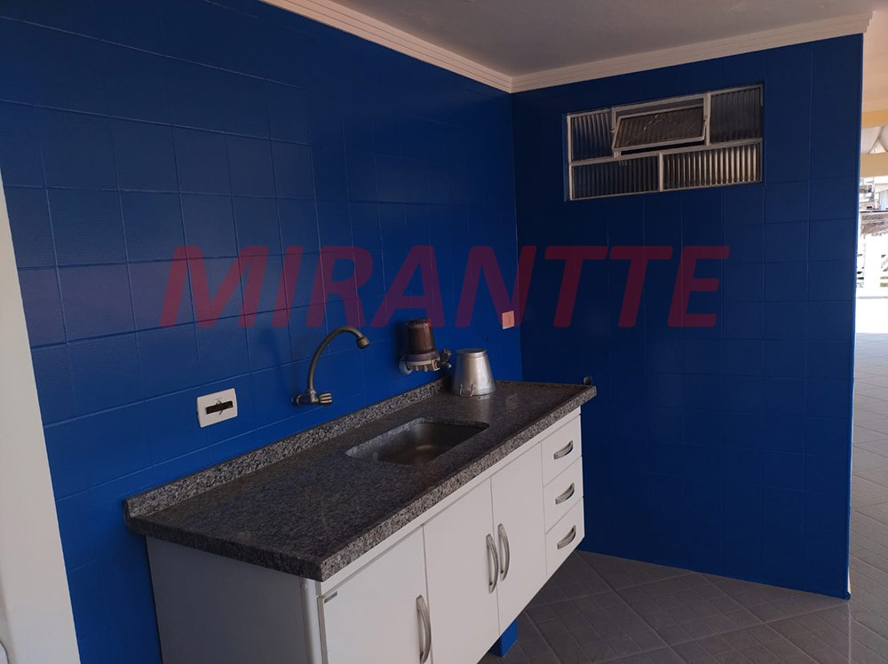 Sobrado de 240m² com 4 quartos em Conjunto Residencial Santa Terezinha