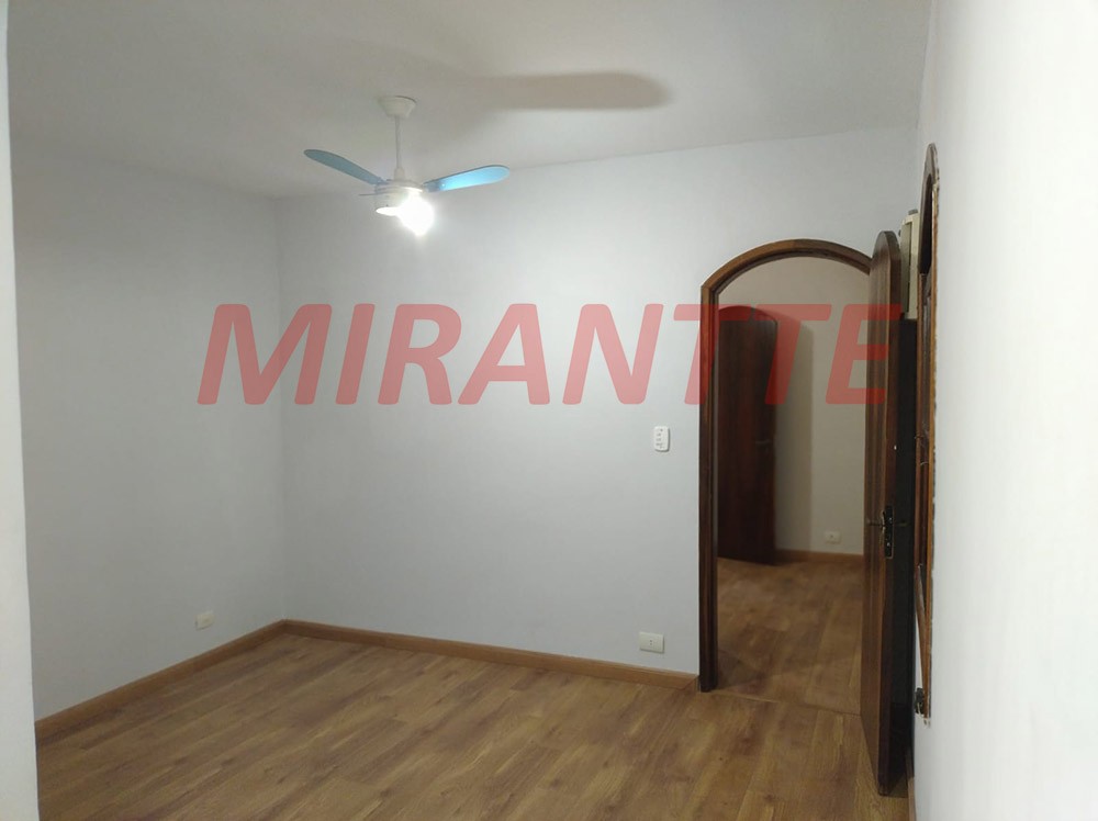 Sobrado de 240m² com 4 quartos em Conjunto Residencial Santa Terezinha