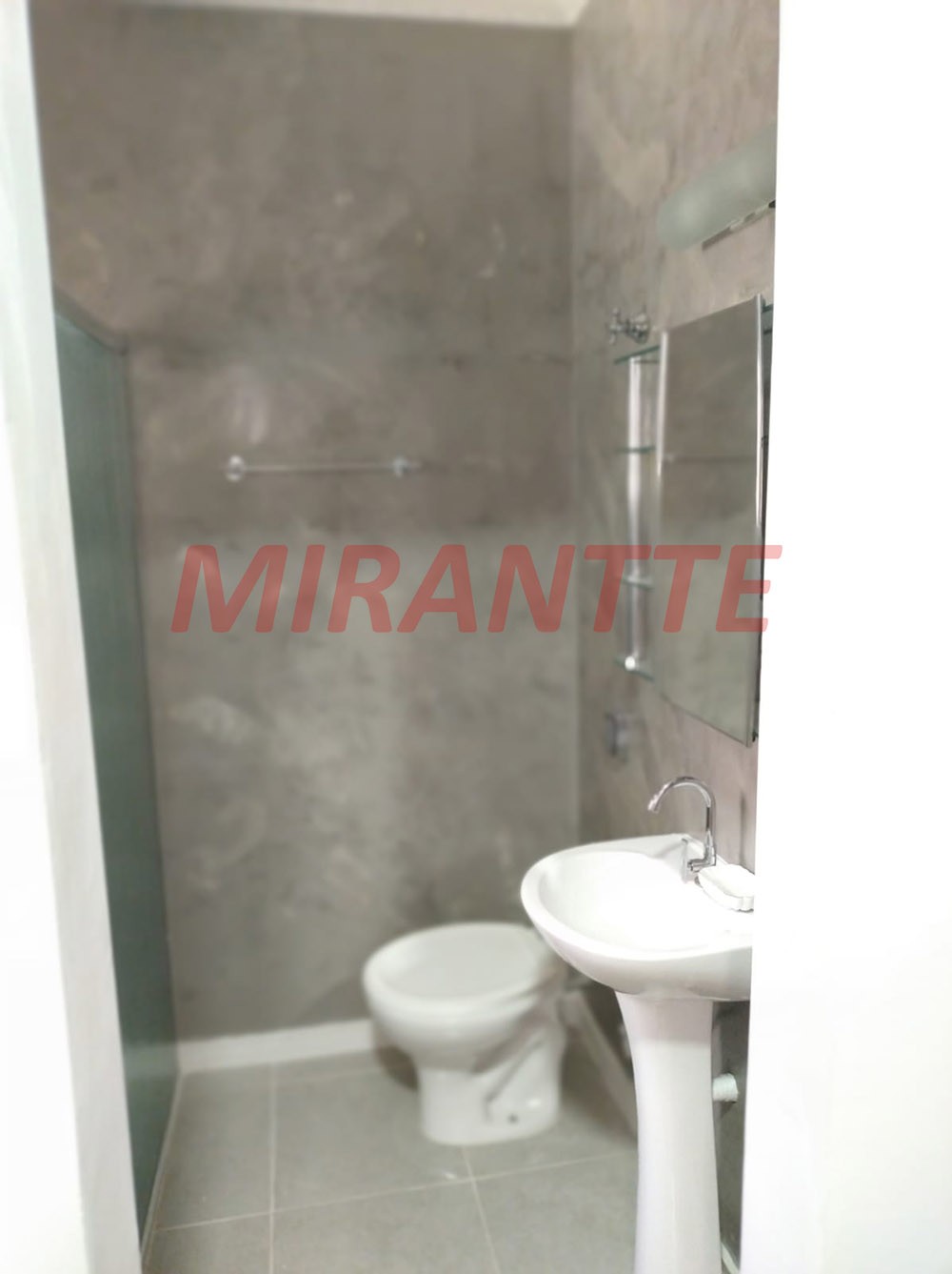 Sobrado de 240m² com 4 quartos em Conjunto Residencial Santa Terezinha