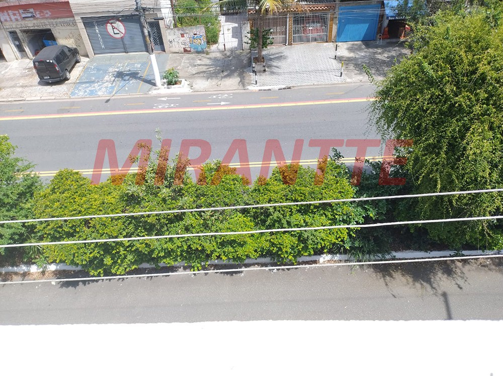 Sobrado de 240m² com 4 quartos em Conjunto Residencial Santa Terezinha