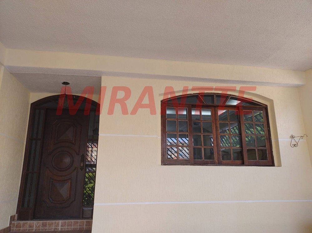 Sobrado de 240m² com 4 quartos em Conjunto Residencial Santa Terezinha