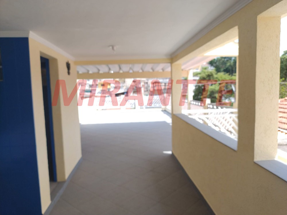 Sobrado de 240m² com 4 quartos em Conjunto Residencial Santa Terezinha