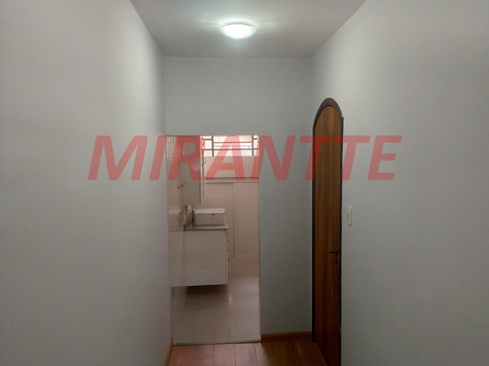 Sobrado de 240m² com 4 quartos em Conjunto Residencial Santa Terezinha