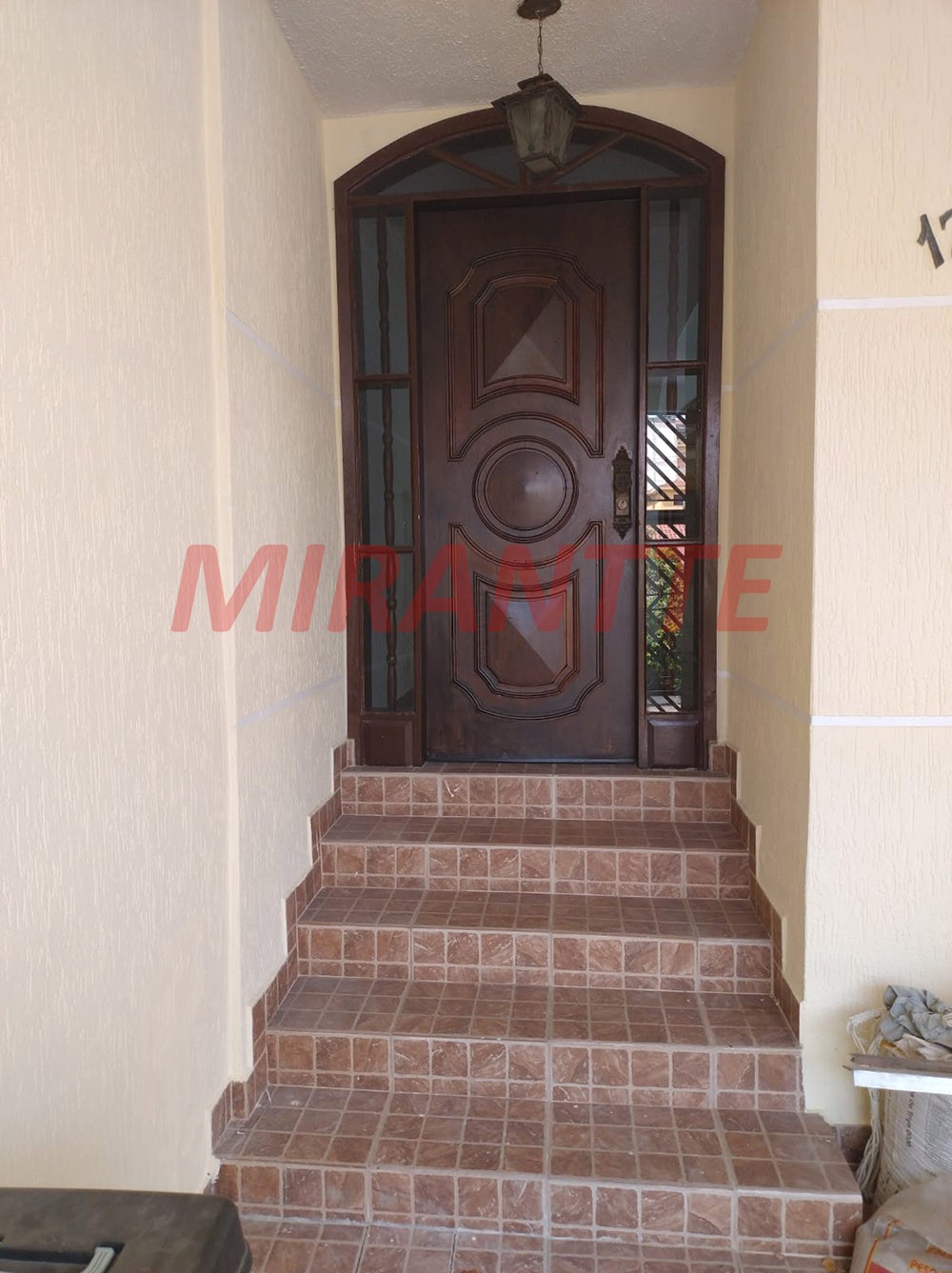 Sobrado de 240m² com 4 quartos em Conjunto Residencial Santa Terezinha