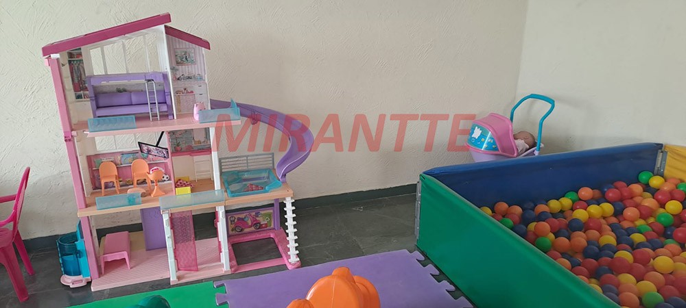 Apartamento de 90m² com 3 quartos em Limão