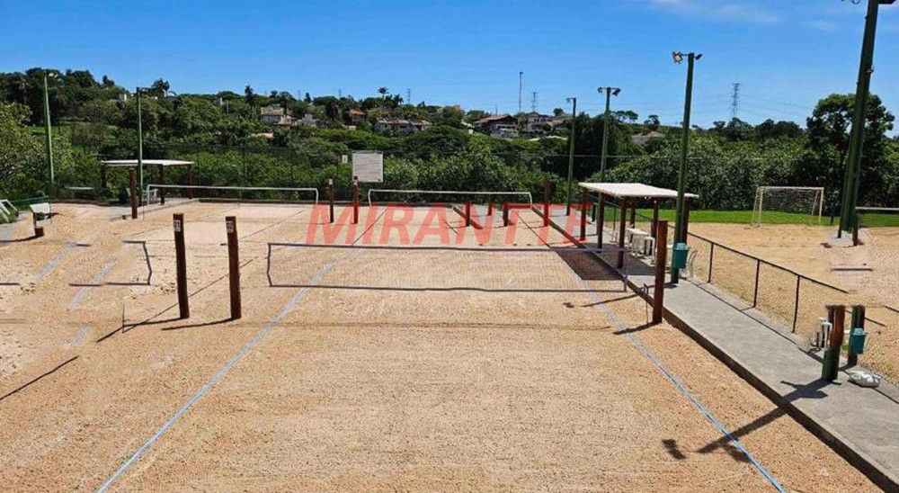 Terreno de 810m² em Centro