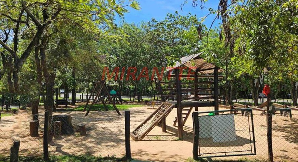 Terreno de 810m² em Centro
