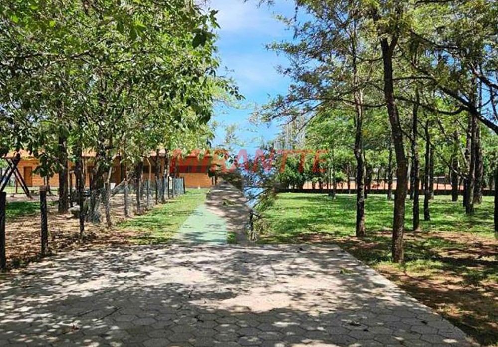 Terreno de 810m² em Centro
