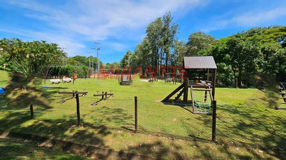 Terreno de 810m² em Centro