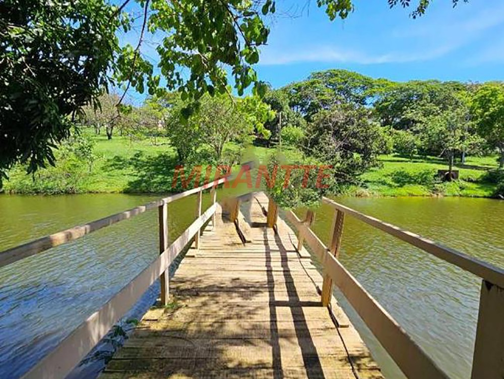 Terreno de 810m² em Centro