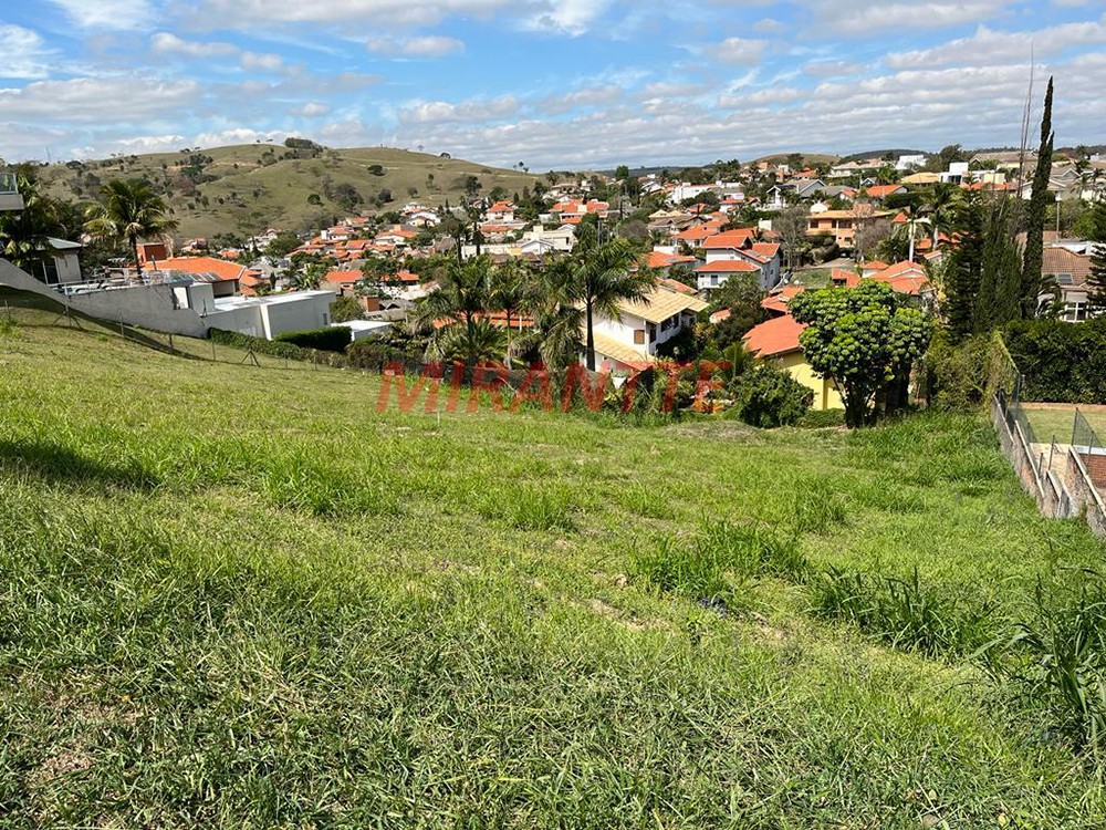 Terreno de 810m² em Centro