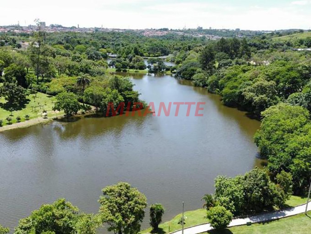 Terreno de 810m² em Centro