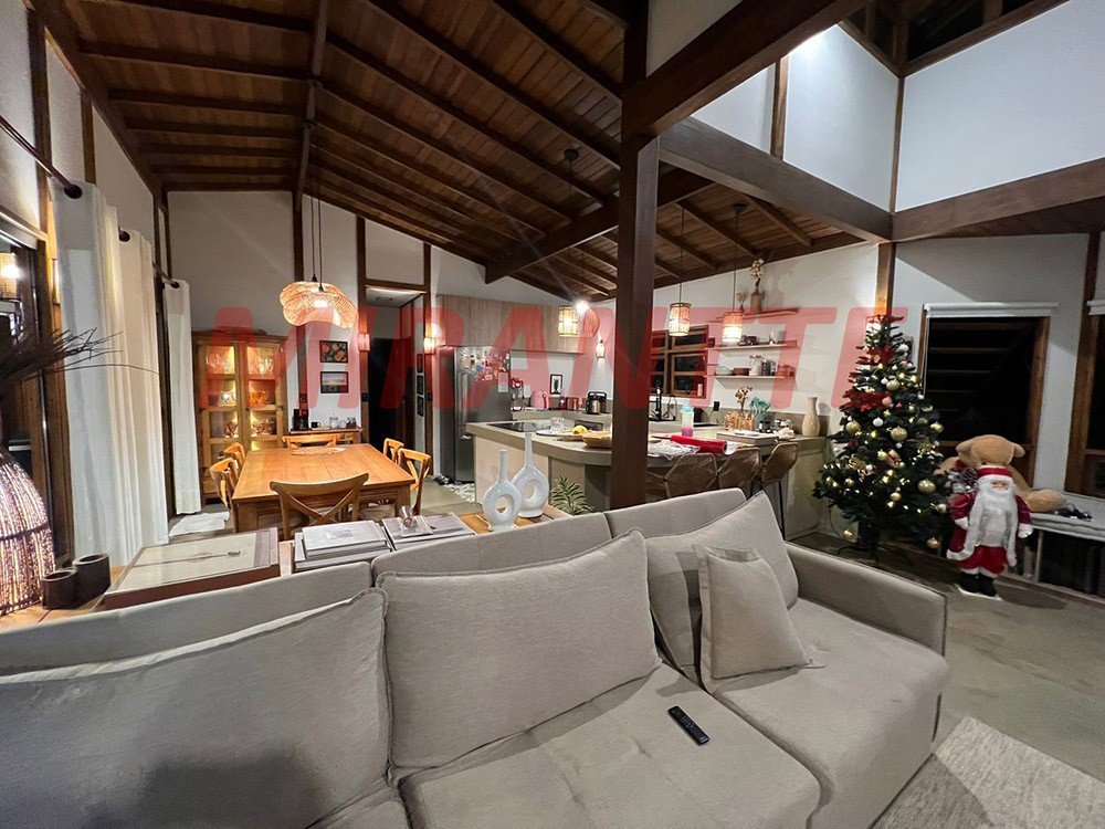 Casa terrea de 170m² com 3 quartos em Serra da Cantareira