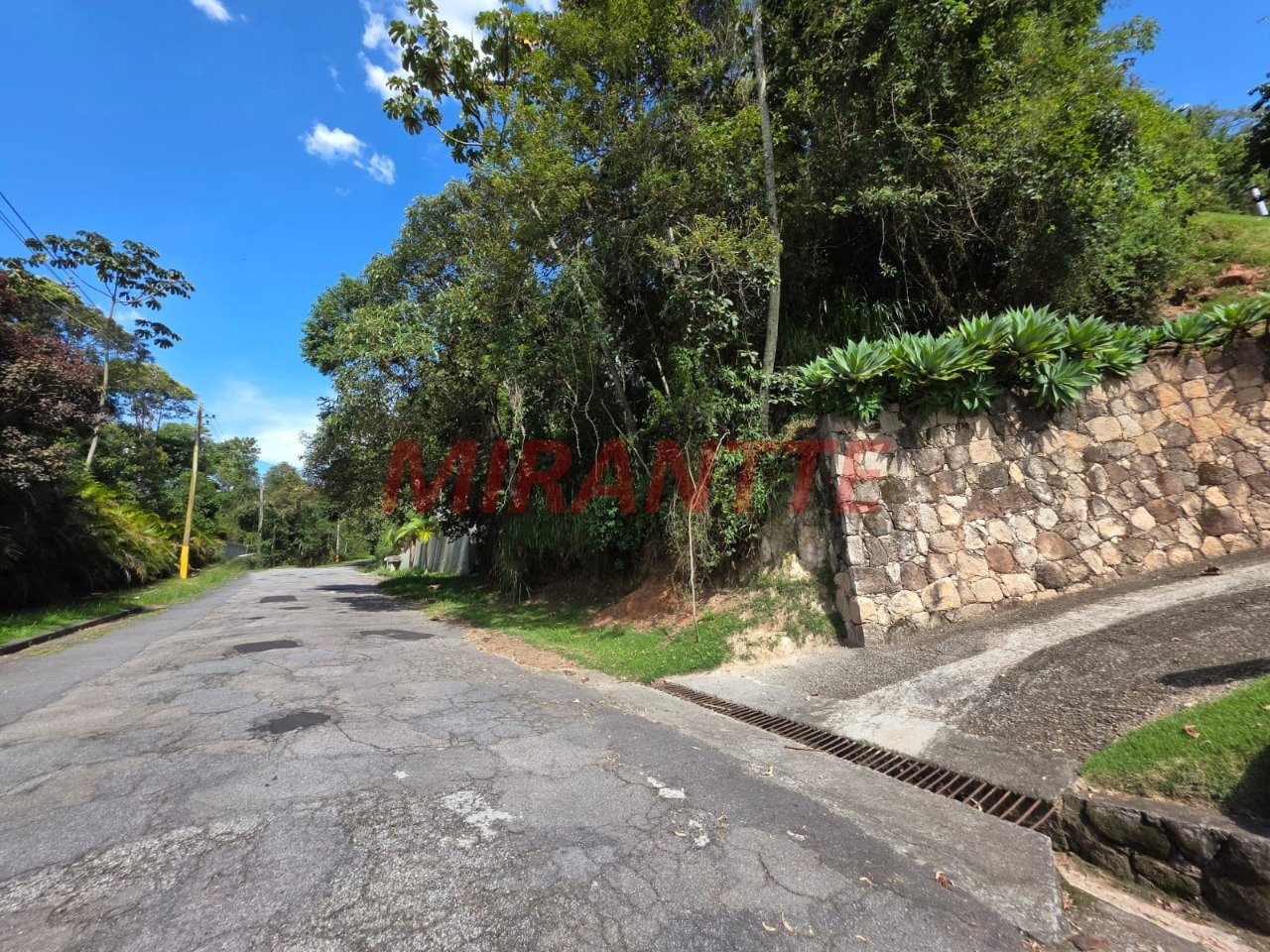 Terreno de 1200m² em Serra da Cantareira