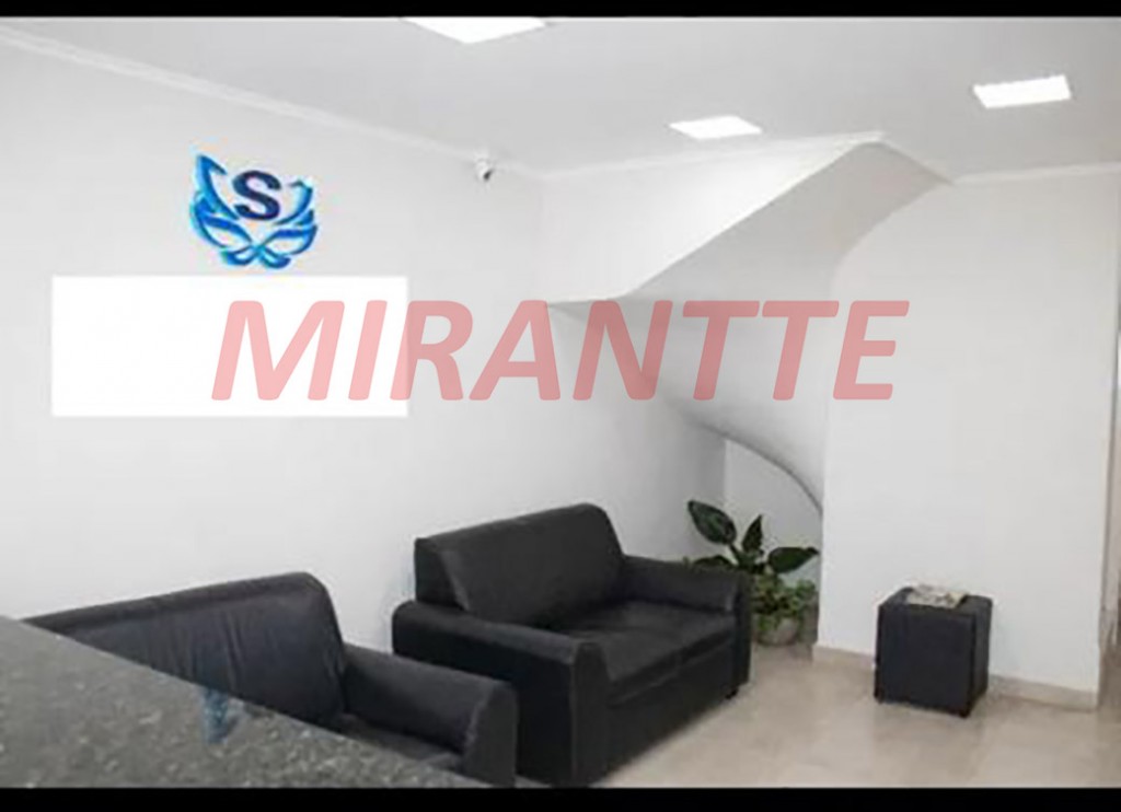 Sobrado de 256m² com 4 quartos em Santana