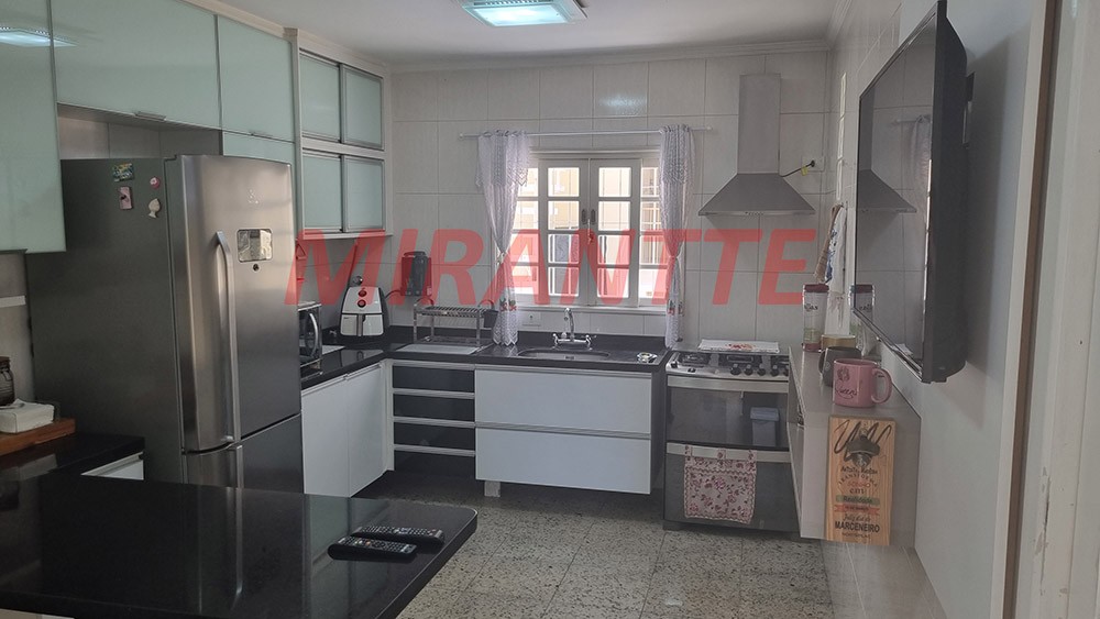 Sobrado de 171m² com 3 quartos em Jardim França