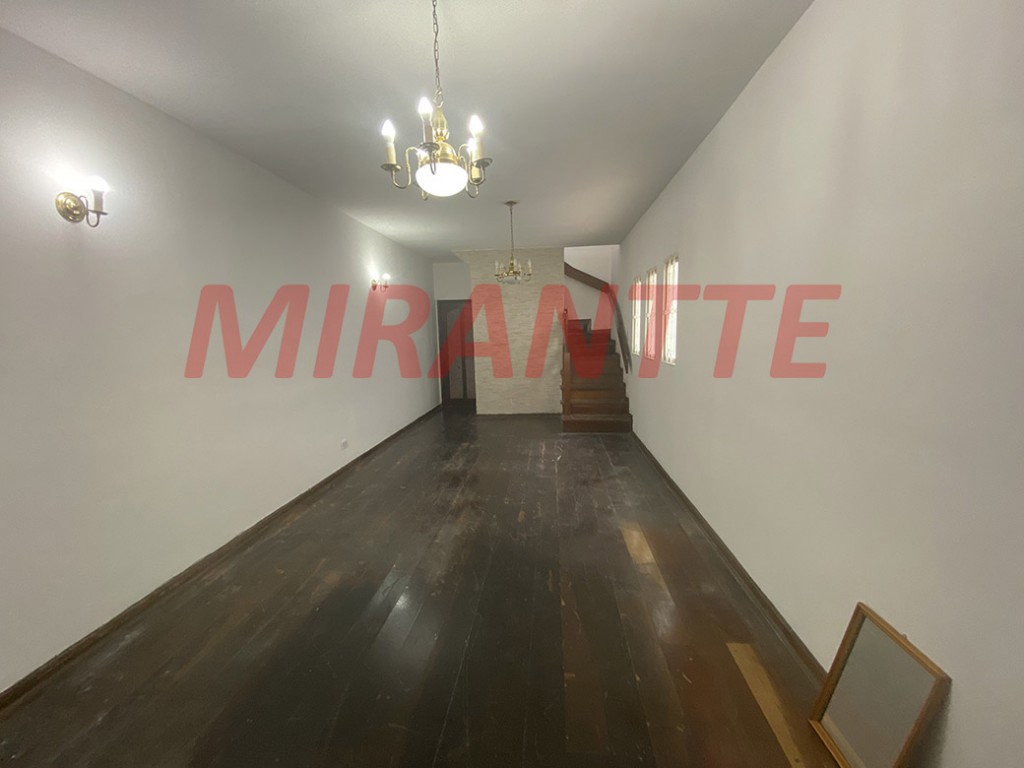 Sobrado de 162m² com 3 quartos em Vila Rosália