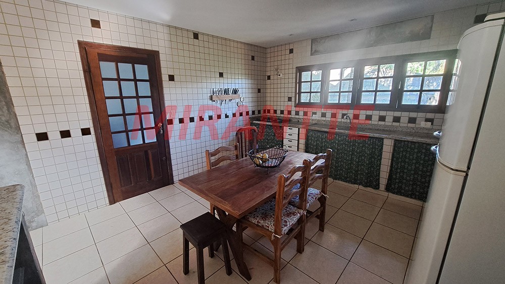 Sobrado de 347m² com 4 quartos em Centro – Mairiporã