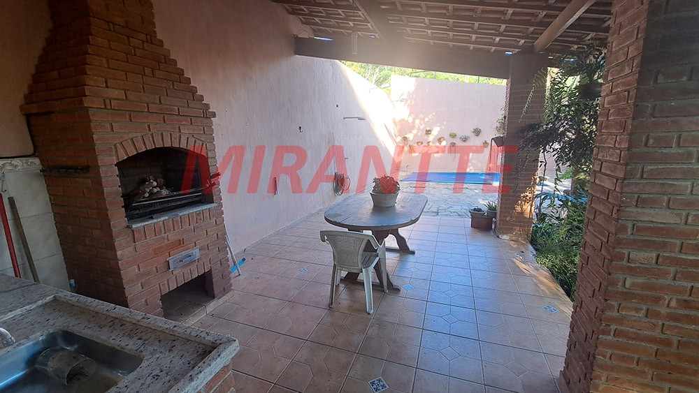 Sobrado de 347m² com 4 quartos em Centro – Mairiporã