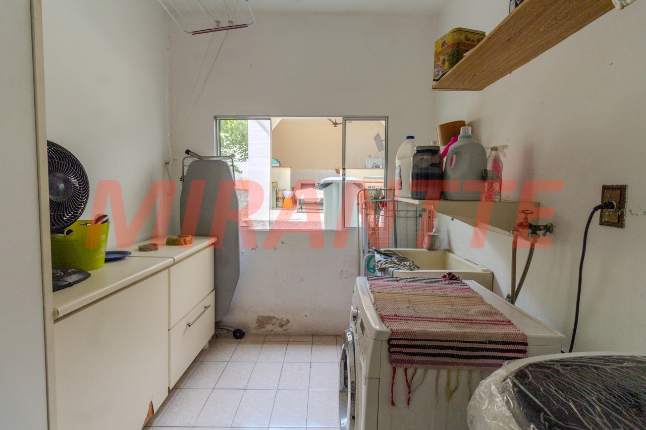 Sobrado de 191m² com 3 quartos em Limão
