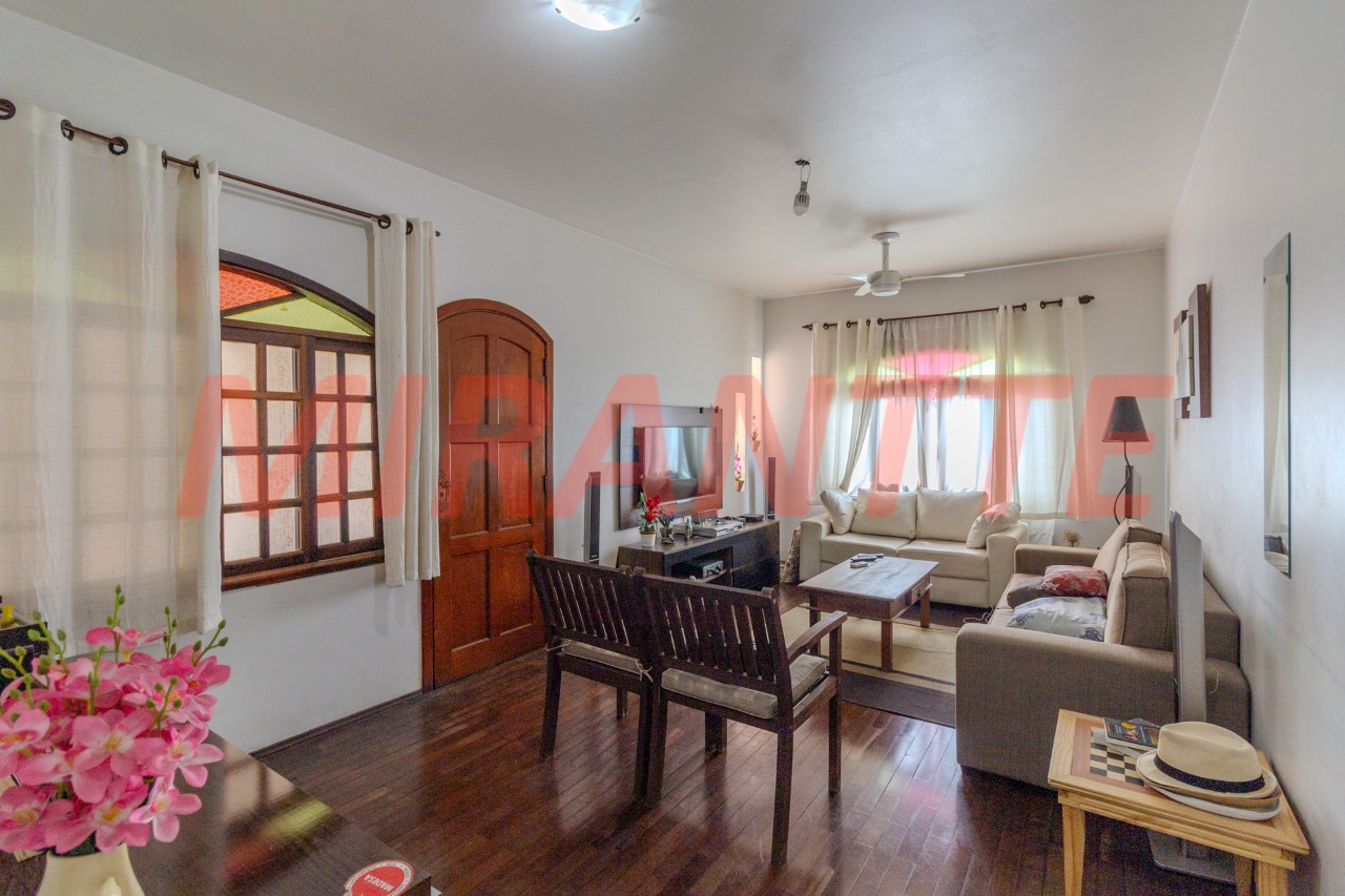 Sobrado de 191m² com 3 quartos em Limão