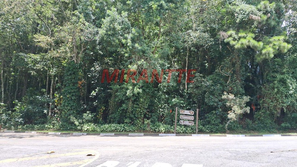 Terreno de 1011m² em Serra da Cantareira
