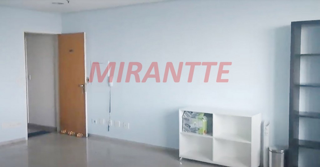 Conjunto comercial em Santana