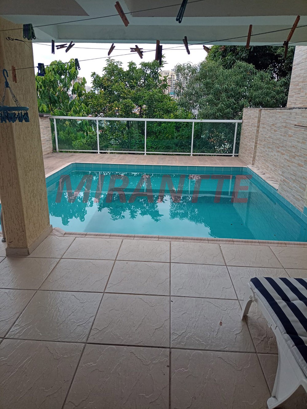 Sobrado de 305m² com 5 quartos em Vila Pauliceia